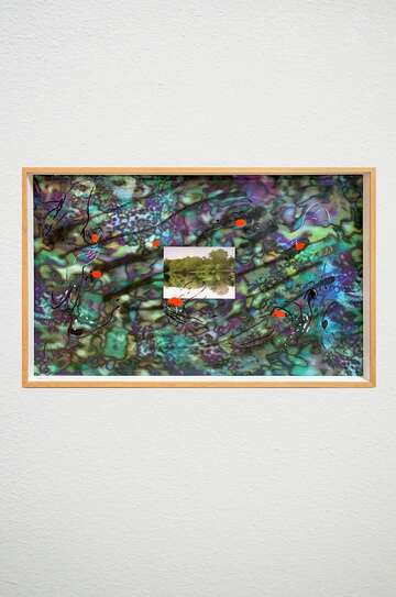 Gemälde von Isabella Fuernkaes, Zeichnungscollage, Seidenstoff (Batik)