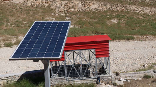 Saubere Energie für die Menschen mit solarbetriebenen Wasserpumpen - jetzt mit Ihrer Spende für Asien die Menschen unterstützen.