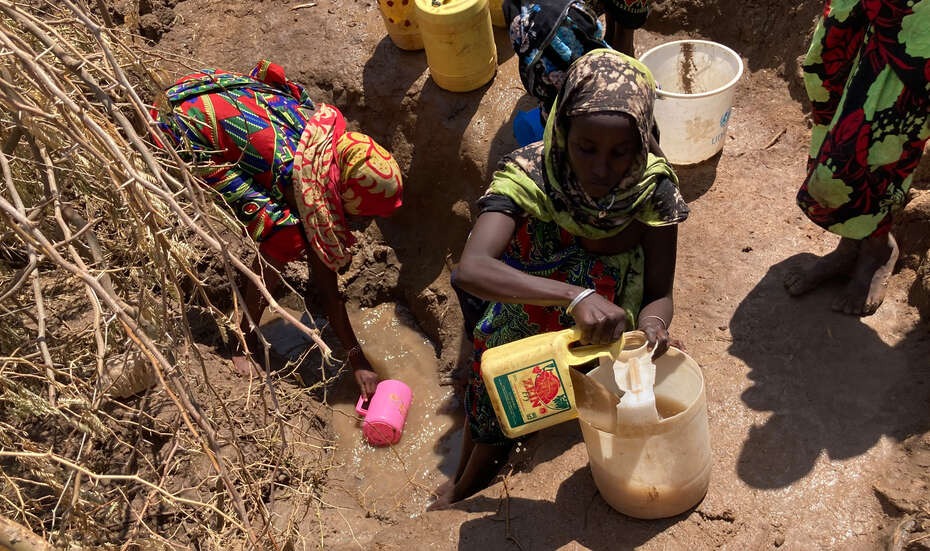 Dreckiges Wasser während der Dürre in Kenia, 2021. 