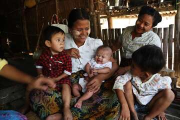 Zin Mar und ihr Baby