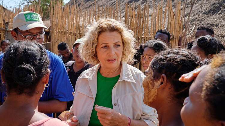 2016 Michaela May Madagaskar, Michael de Boer Actionpress fuer Bauer Stars and Stories Exkl.: Fotoreportage bei Projekten der Welthungerhilfe in Madagaskar