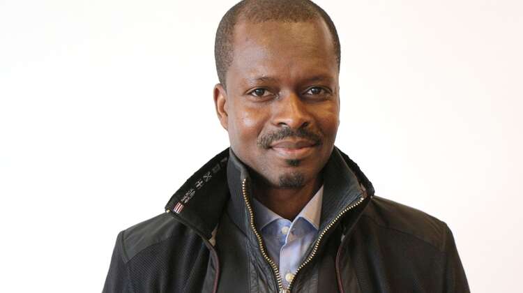 Porträtfoto von Francis Djomeda