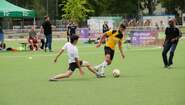 2018-zerohunger-footballcup-fussball-ballkontakt-fabian-jauss-welthungerhilfe.jpg Fußballspieler auf dem Spielfeld beim #ZeroHunger-FootballCup 2018 in Bonn.