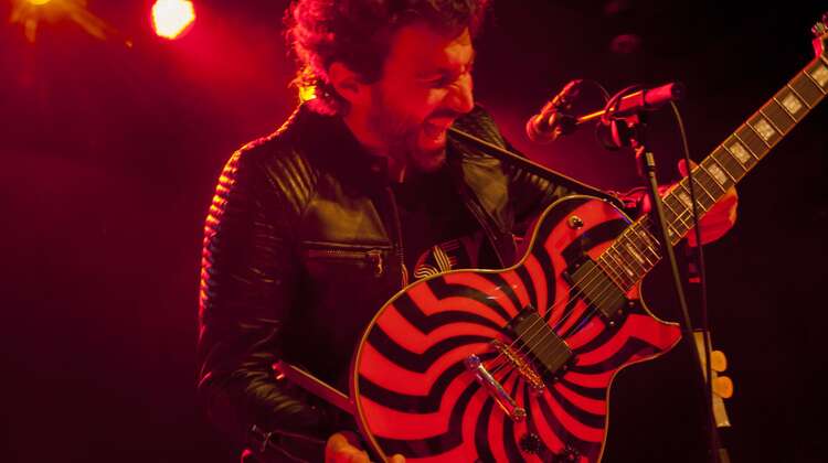 Gitarrist der Band From dus till dawn.