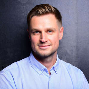 Steven Schulz, Berater für privates Engagement