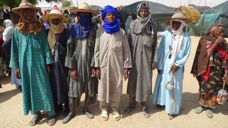 Menschengruppe in Nigeria