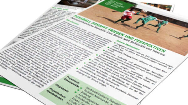 Teaserbild Publikation Factsheet CAR Fussball schafft Perspektive.