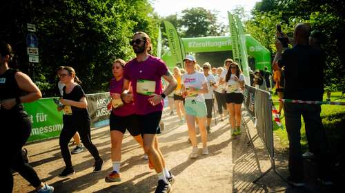 Läufer*innen beim Start des ZeroHungerRun in Düsseldorf