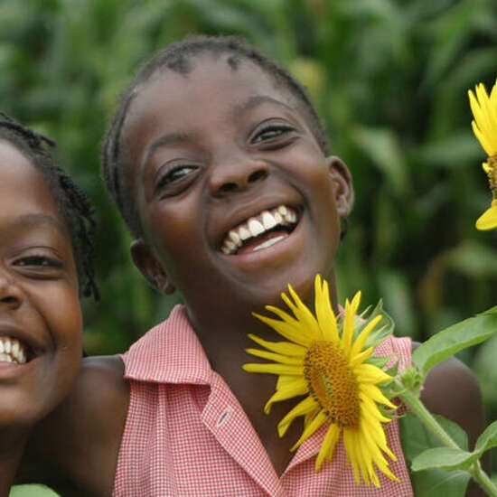 Portrait zweier Maedchen in Namaacha