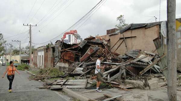 Bewohner ermitteln das Ausmaß der Schäden nach Hurrikane Sandy