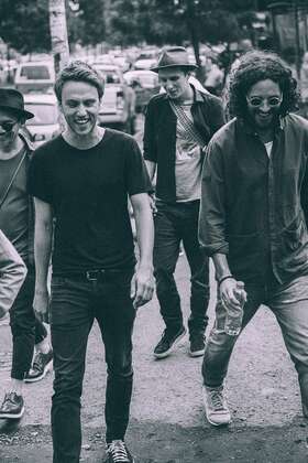 2016 Prominente Clueso Max Herre Aethiopien Koestlin Prominente Unterstützung in Aethiopien durch Clueso Max Herre