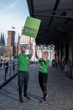 Nina Ensmann und Simon Böer sind Botschafter für die #ZeroHungerRun Challenge 2022 .