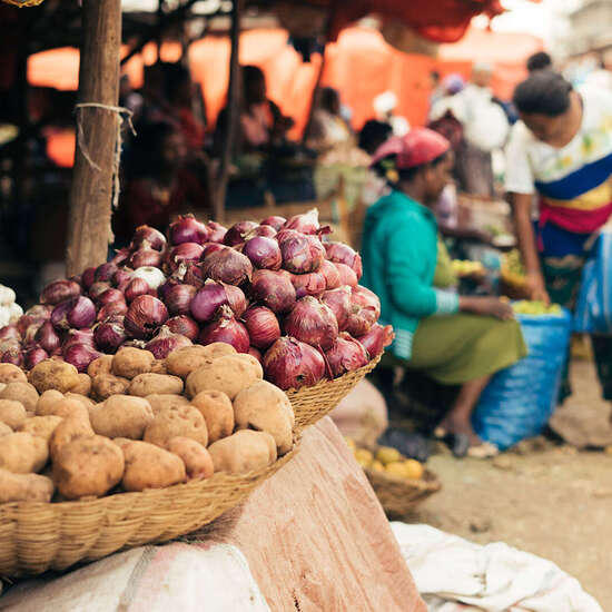 Angebot auf einem Markt in Äthiopien, 2016.