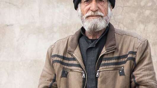 Nouri Kamel vor seiner Notunterkunft