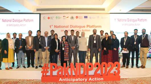 Gruppenbild von Teilnehmern auf einer Konferenz