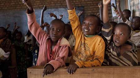 Kinder in einer Schule in Burundi