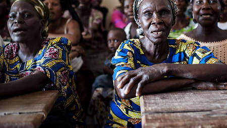 frauen in der Schule
