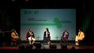 Joyce Queeglay-Pajibo, Patrick Katelo Issako, Natalia Iskovych, Francis Djomeda und Totinia Hörner bei einem Panel auf der Bühne