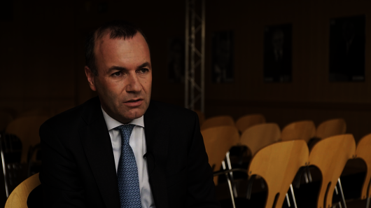 Spitzenkandidat der Europawahl, Manfred Weber, im Interview.
