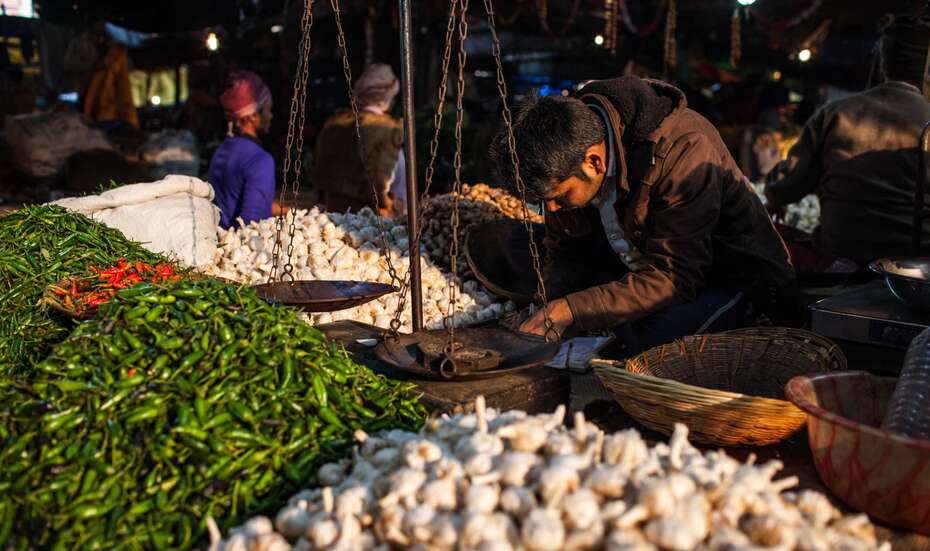 Ein Markt in Indien. 