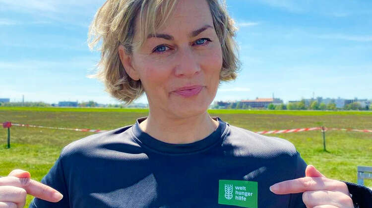 Ein Bild von Gesine Cukrowski im ZeroHungerRun-Shirt.