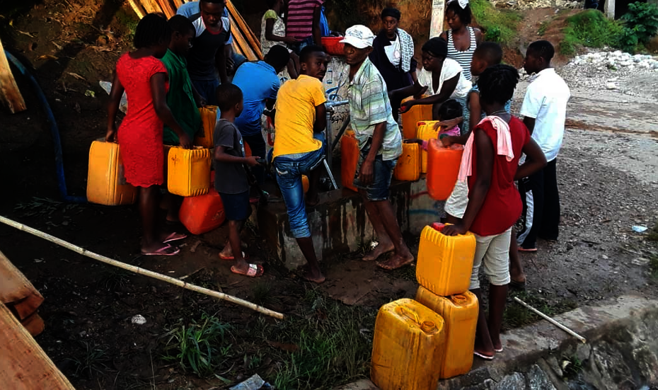 Wasserverteilung nach dem Erdbeben in Haiti, 2021.