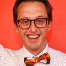 Portrait von einem lachenden Mann.