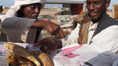 Viehhalter aus dem Sudan versuchen zu fischen, um der Dürre zu trotzen.