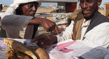 Viehhalter aus dem Sudan versuchen zu fischen, um der Dürre zu trotzen.