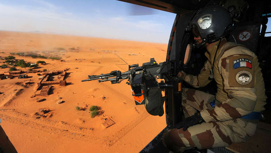 Blick aus dem Helikopter auf Madama im Norden von Niger.