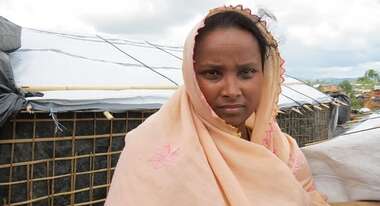 "Wir hatten ein gutes Leben und konnten uns nicht beklagen. Doch auf einmal änderte sich alles.! Hamida ist mit ihrer Familie vor der Gewalt auf die Rohingya in Myanmar nach Bangladesch geflohen.