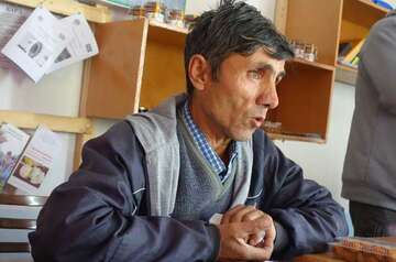 Imker Mirzo Hikmatov.