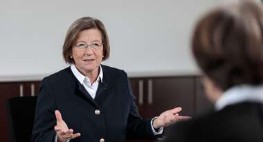 Ein Foto der Präsindentin der Welthungerhilfe, Marlehn Thieme, im Interview. 