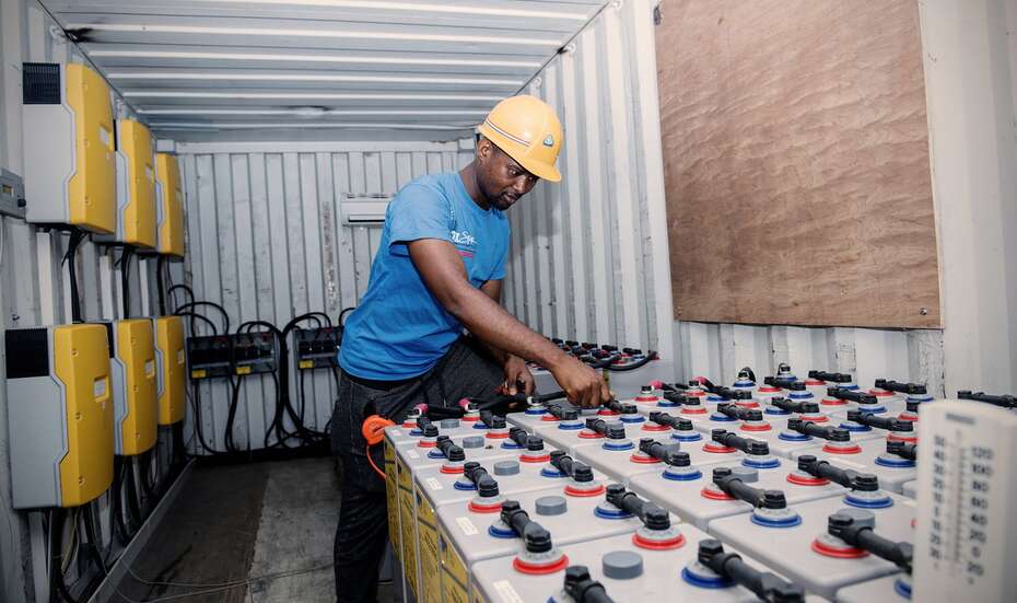 Foto: Sheka Massquoi bei der Arbeit