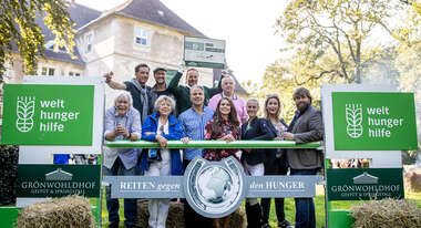 Gruppenbild der Unterstützer/innen.