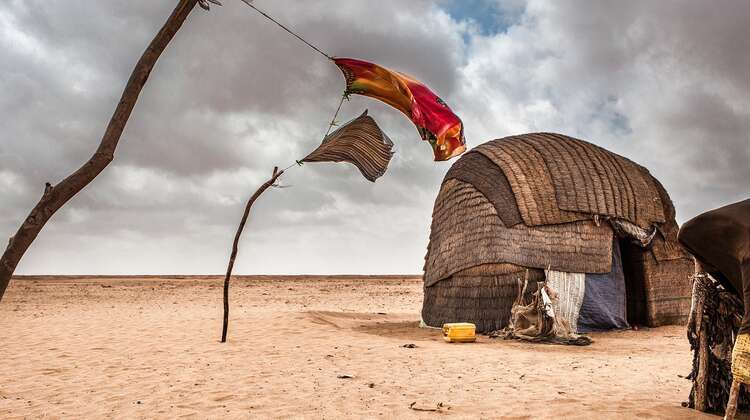 Einfache Unterkünfte aus Matten 